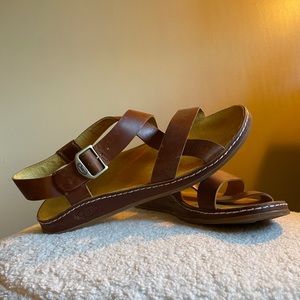 Chaco’s Women’s Wayfarer Leather Sandal Size 9